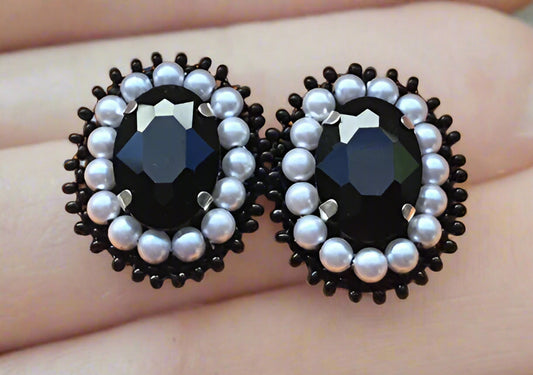 Midnight Pearl Elegance Earrings